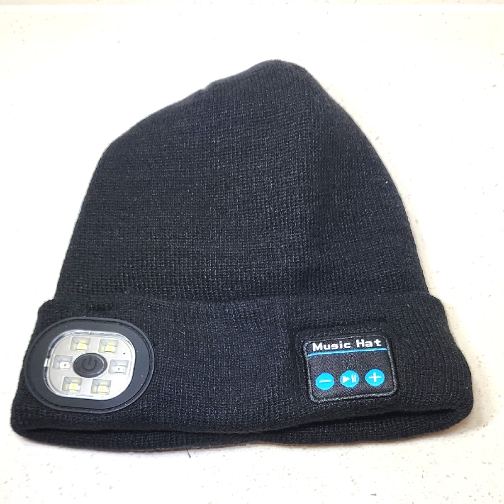 Black Music Hat, Beanie with LED Lights.New In Original Bag.Unisex. Rech…